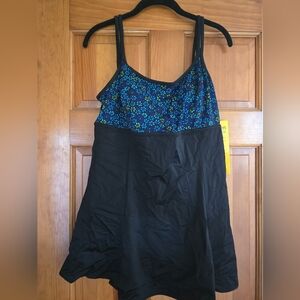 Womens 16 Swimsuit SwimDress NWT Black Floral  Robby Len